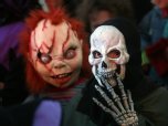 Diese beiden Kinder feierten friedlich. Doch nicht überall in Berlin ging Halloween ohne Zwischenfall über die Bühne.
